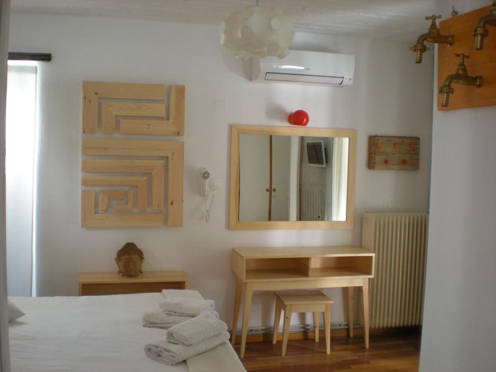 Manolis' House Aparthotel Skiathos Town Room photo