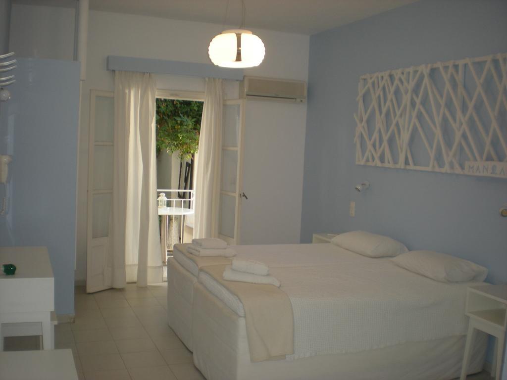 Manolis' House Aparthotel Skiathos Town Exterior photo