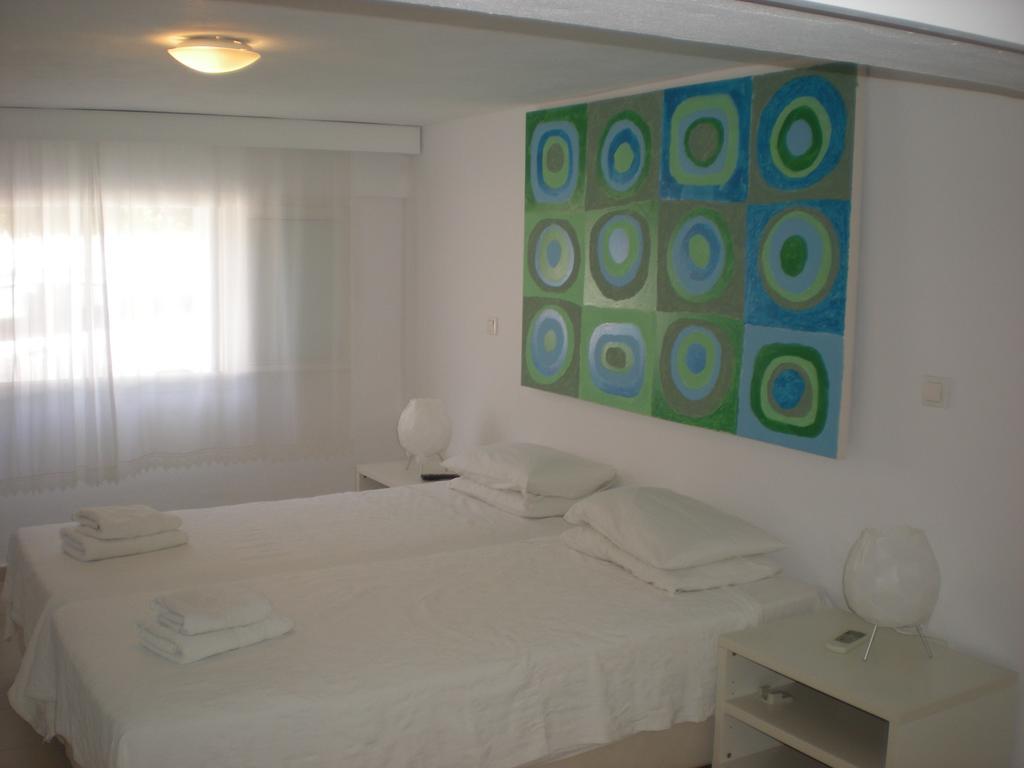 Manolis' House Aparthotel Skiathos Town Exterior photo