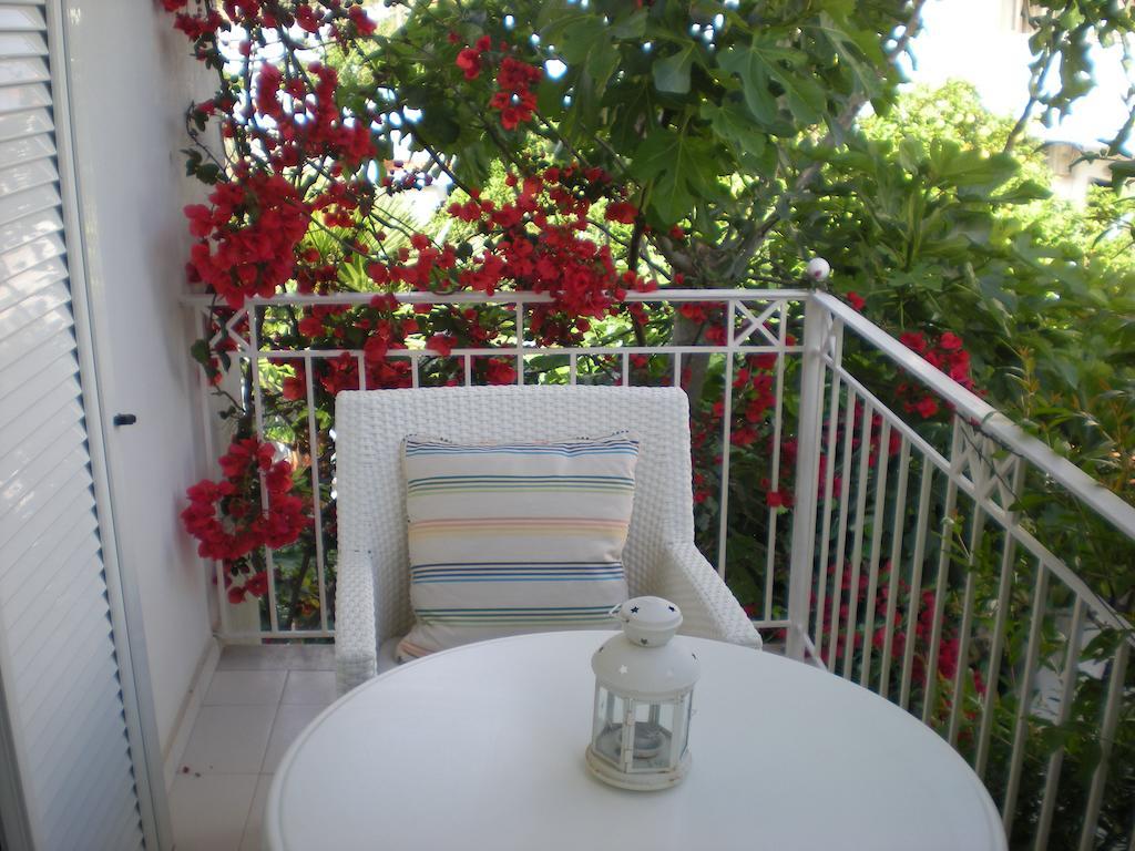 Manolis' House Aparthotel Skiathos Town Room photo