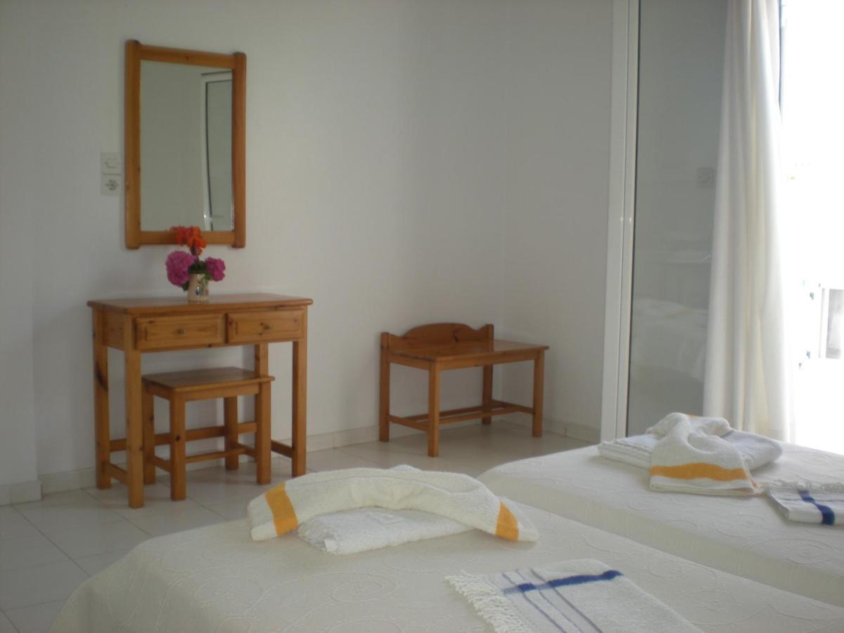 Manolis' House Aparthotel Skiathos Town Room photo